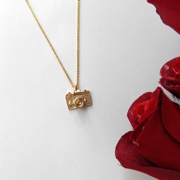 New Gold Camera Necklace - Picture 7 of 8